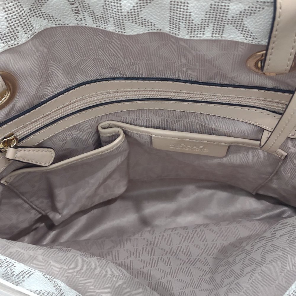 Michael Kors Large Logo Tote - Picture 5 of 6